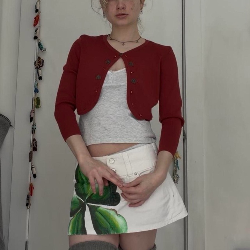 Cutest cropped maroon open-front cardigan